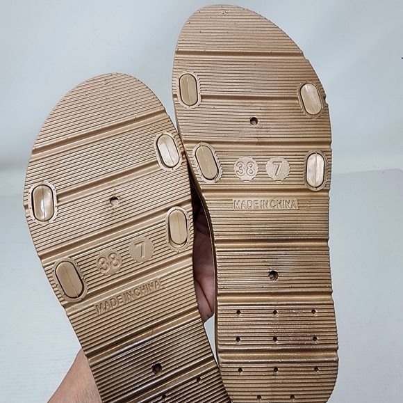 New Slip on Sandals Beach Travel Waterproof Flip Flops Beige Nude Size 7 - Picture 8 of 8